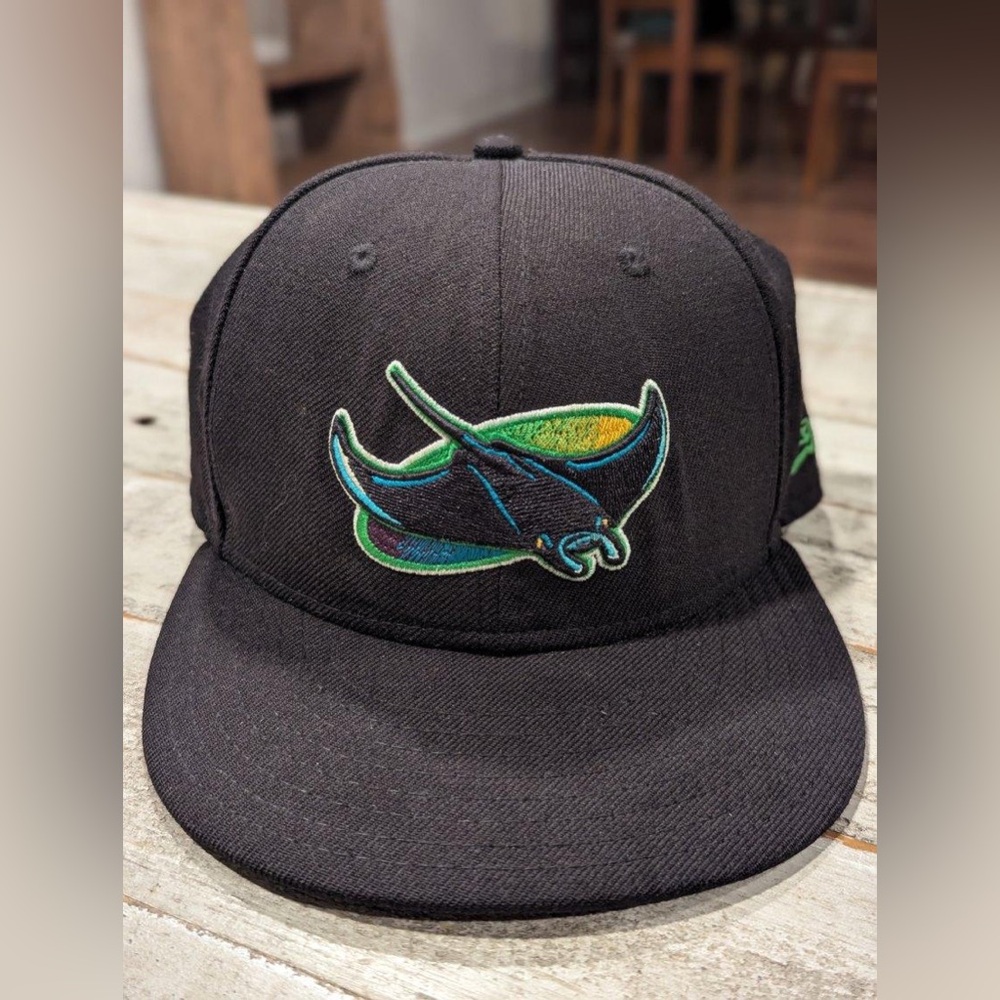 MENS Fitted Tampa Bay Devil Rays size 7 and 5/8